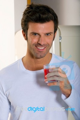 man-drinking-juice-10029571.jpg