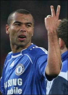 ashley_cole-v-sign2.jpg