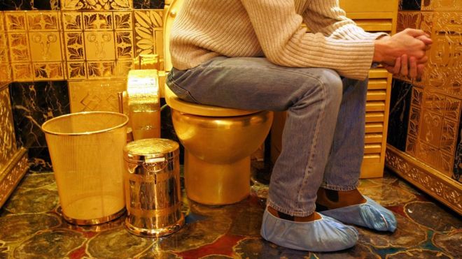 _101924979_goldentoilet.jpg