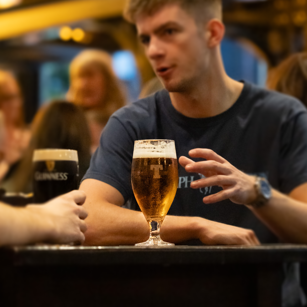 malonesbarglasgow.com