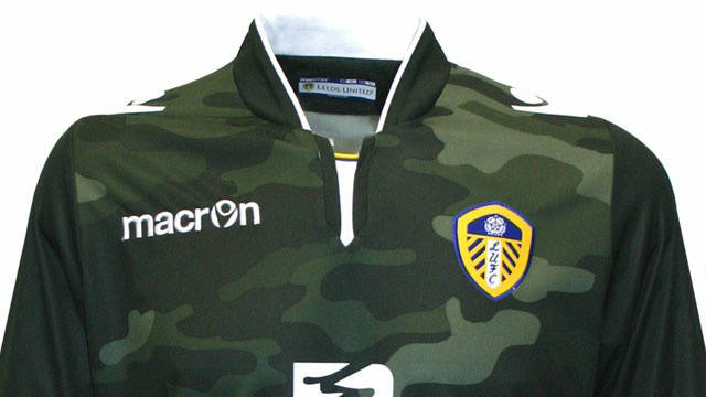 Leeds-14-15-Goalkeeper-Kit+(2).jpg