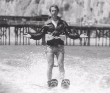 220px-Fonzie_jumps_the_shark.PNG