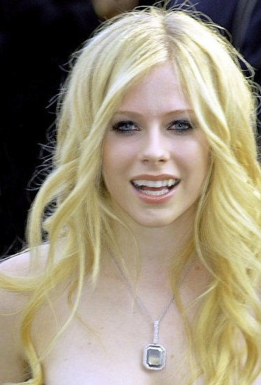 Avril_Lavigne_Cannes_2006_(color).jpg