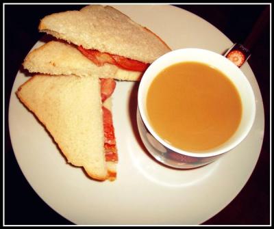 large_bacon_sandwich_and_cup_of_tea.jpg