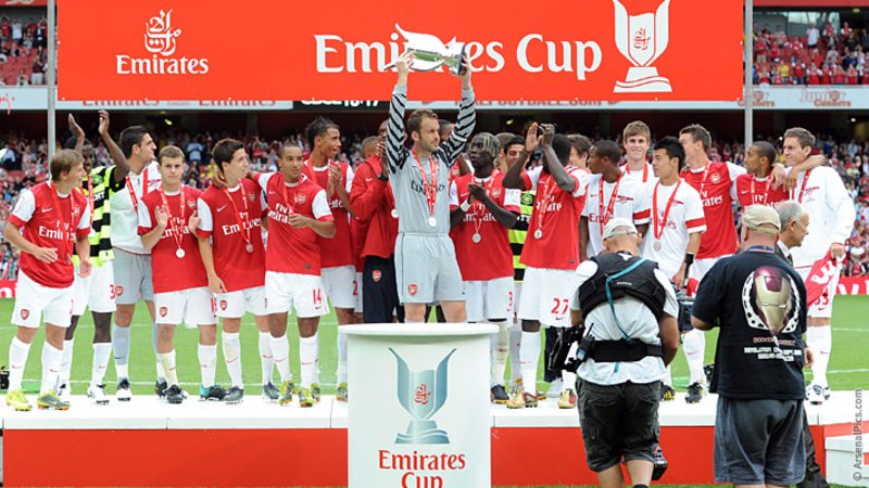 gun__1374485718_emirates_cup_winners_2010.jpg